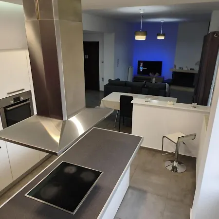 Appartement Dennis Patrasso - Modern In